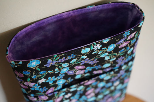 Blooming Vine Medium Book Sleeve with Front Pocket